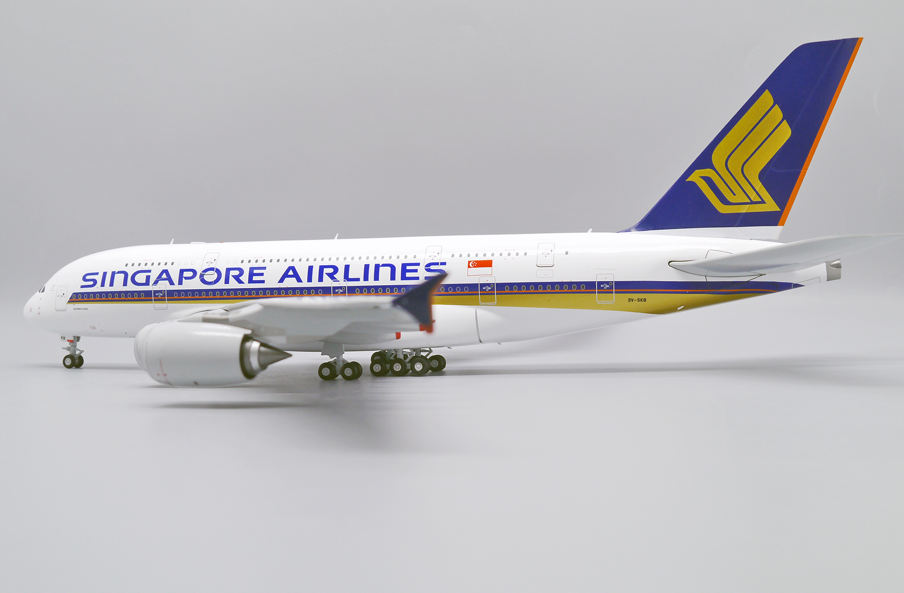 ScaleModelStore.com :: JC Wings 1:200 - EW2388008 - Singapore 