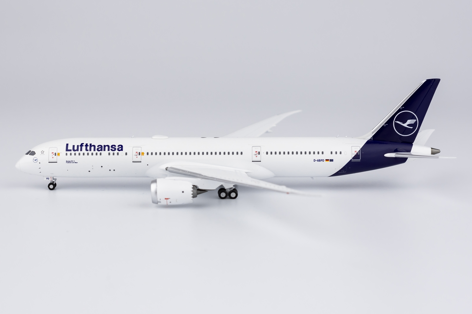 Gemini Jets Lufthansa Boeing 787-9 D-ABPA 1:400 Scale Model