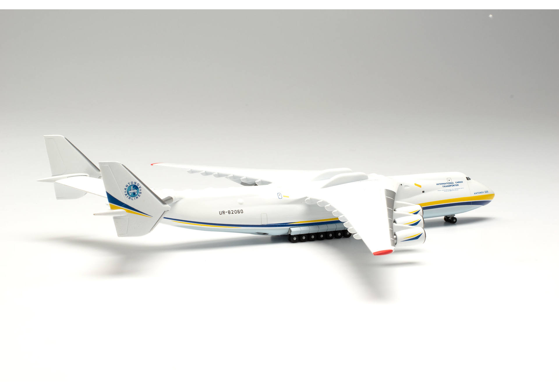 ScaleModelStore.com :: Herpa Wings 1:400 - 562287 - Antonov