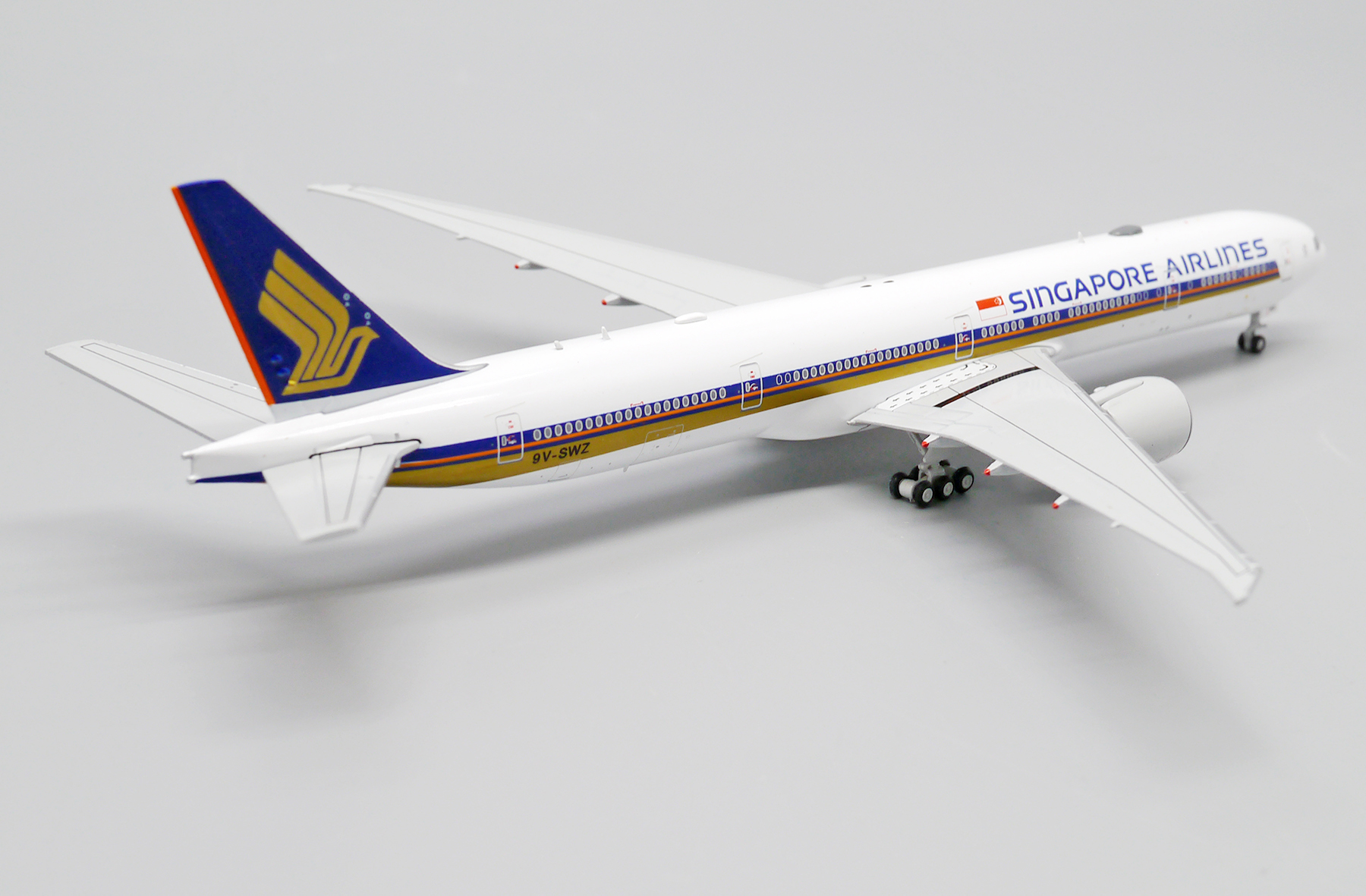 1/200 Diecast Singapore Airlines B-777-312 Jubile Airlines