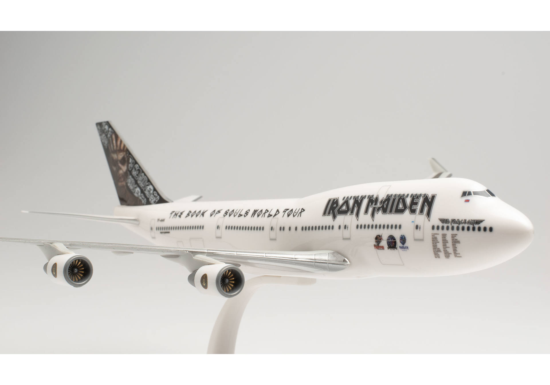 ScaleModelStore.com :: Herpa Snap-Fit 1:250 - 613293 - Iron