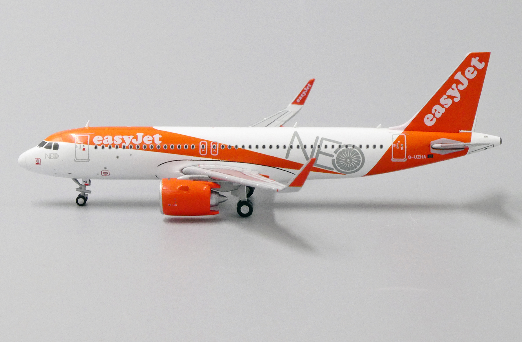 Easyjet A320 Model ScaleModelStore.com :: JC Wings 1:400 - EW432N001 - EasyJet Airbus A320neo