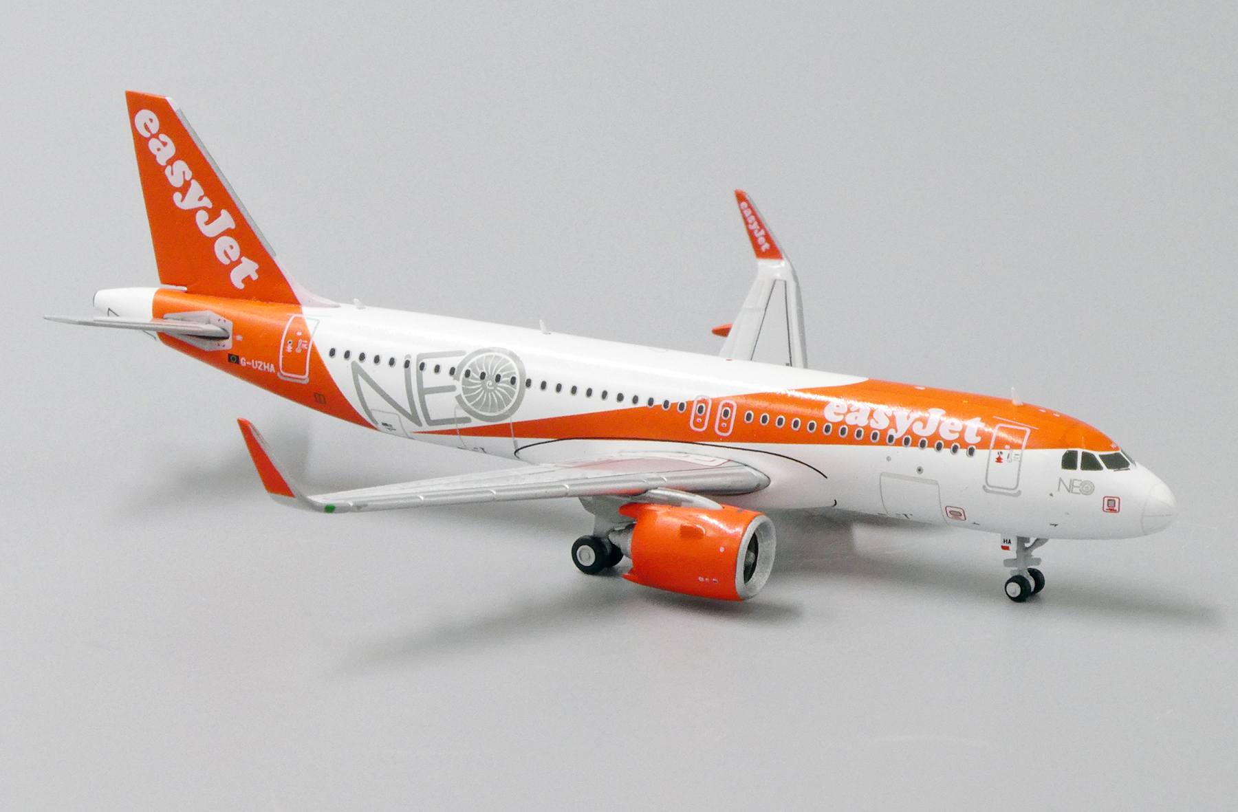 Easyjet A320 Model ScaleModelStore.com :: JC Wings 1:400 - EW432N001 - EasyJet Airbus A320neo