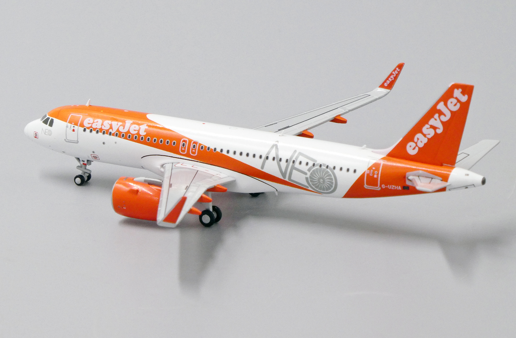 Easyjet A320 Model ScaleModelStore.com :: JC Wings 1:400 - EW432N001 - EasyJet Airbus A320neo
