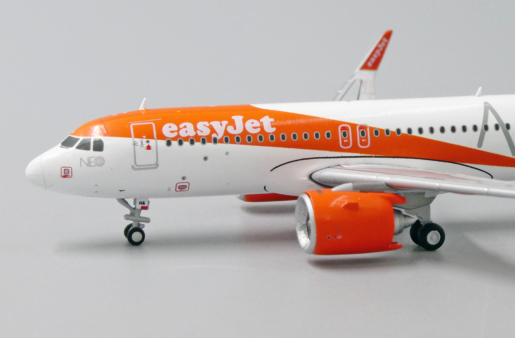 Easyjet A320 Model ScaleModelStore.com :: JC Wings 1:400 - EW432N001 - EasyJet Airbus A320neo