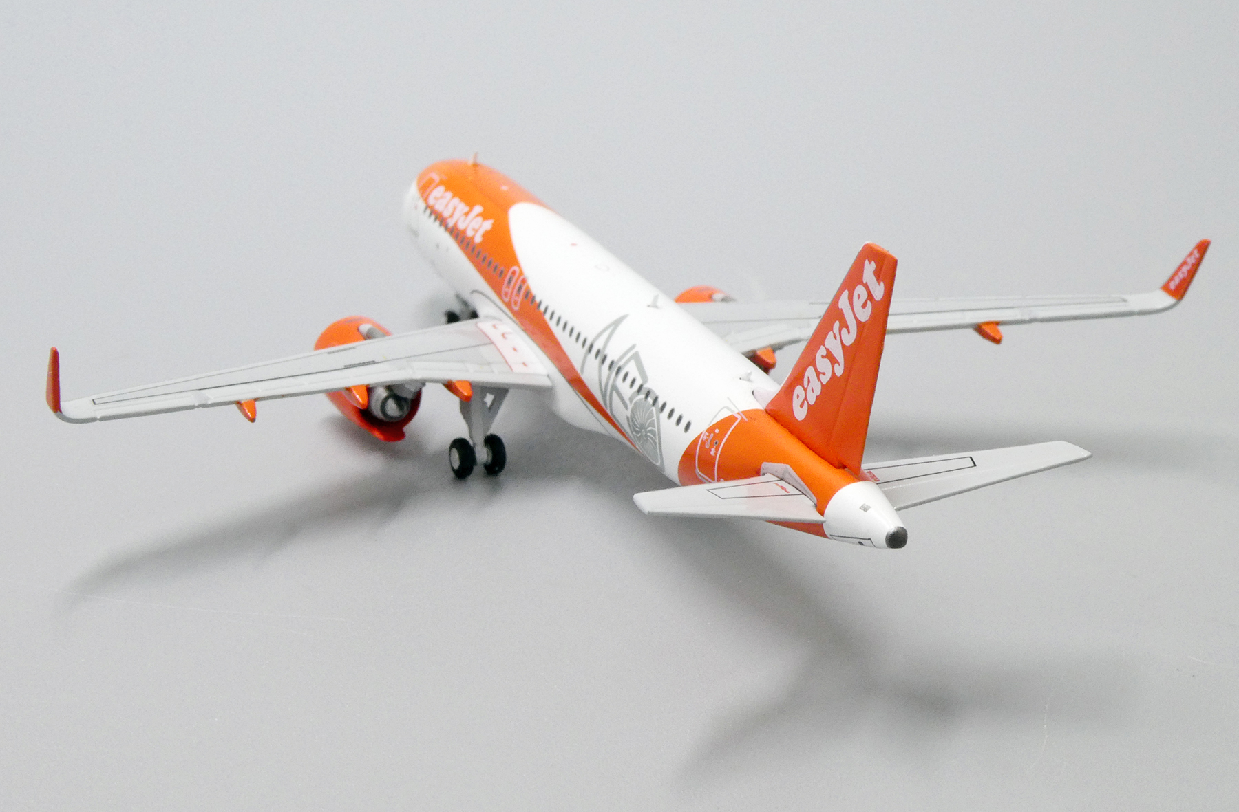 Avion 1:200 EasyJet Airbus A320neo – G-UZLM – Avec Support – JFox – Neuf