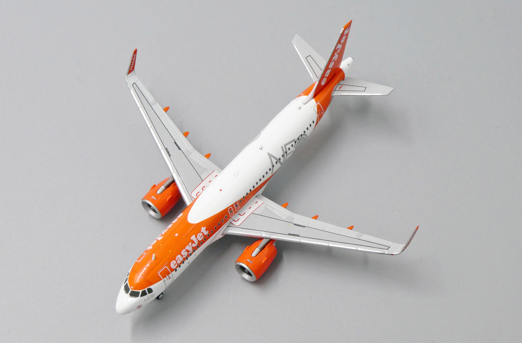 Easyjet A320 Model ScaleModelStore.com :: JC Wings 1:400 - EW432N001 - EasyJet Airbus A320neo