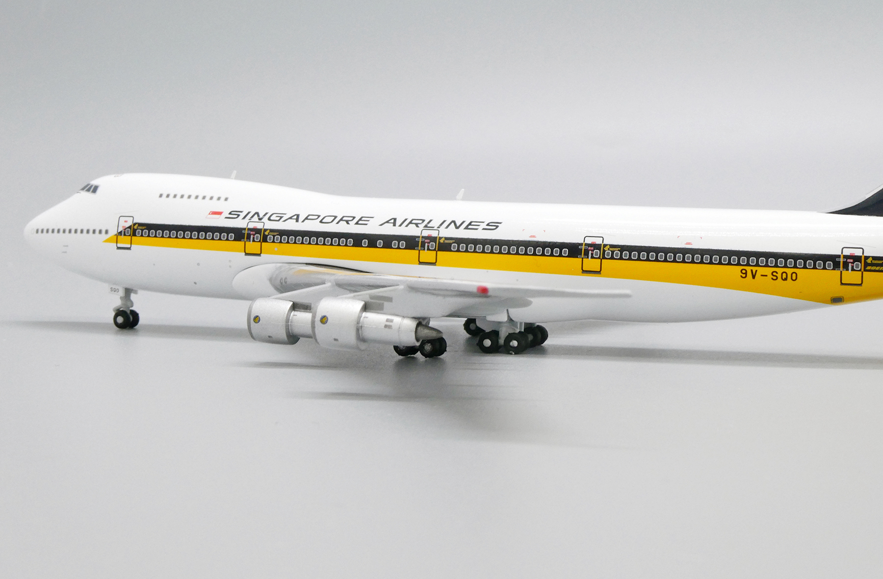 ScaleModelStore.com :: JC Wings 1:400 - EW4742002 - Singapore