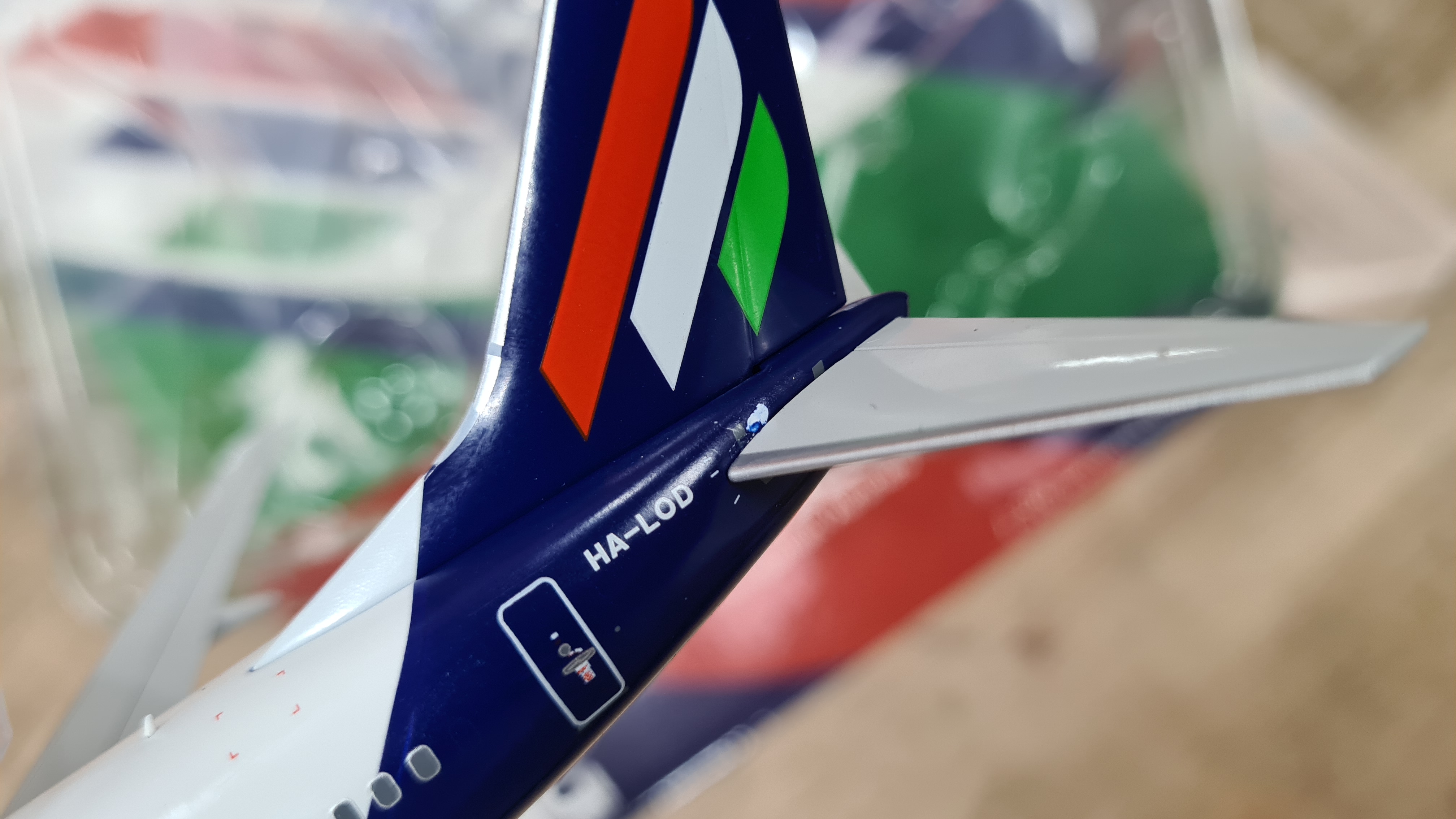 Maquette Avion Herpa 1:200 Iliouchine IL-62M - Malév Hungarian (Neuf, Kit)