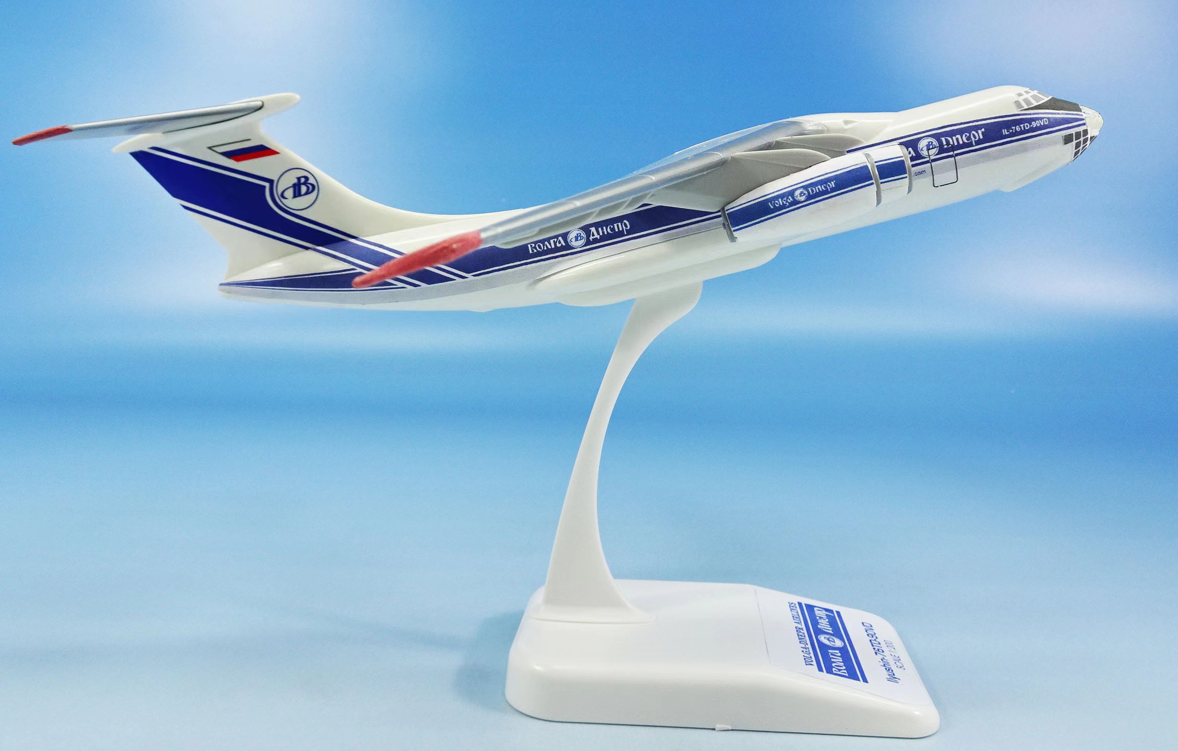 貨物機模型　VOLGA DNEPR　IL76TD-90VD　1/200　　さ 貨物機模型 VOLGA DNEPR IL76TD-90VD 1/200 さ