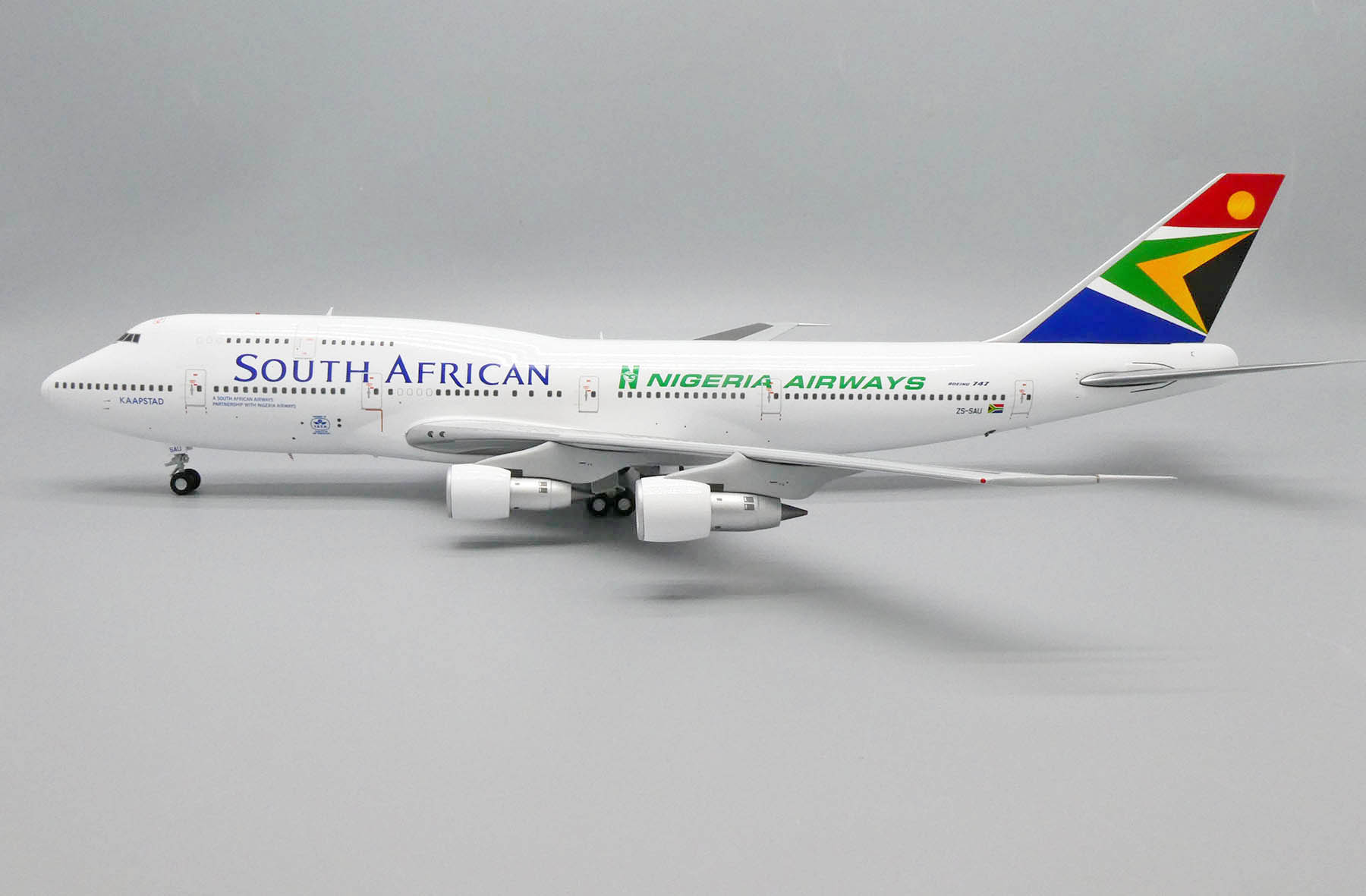 InFlight200 747-300 南アフリカ航空 ポリッシュ仕上げ ZS-SAT 1