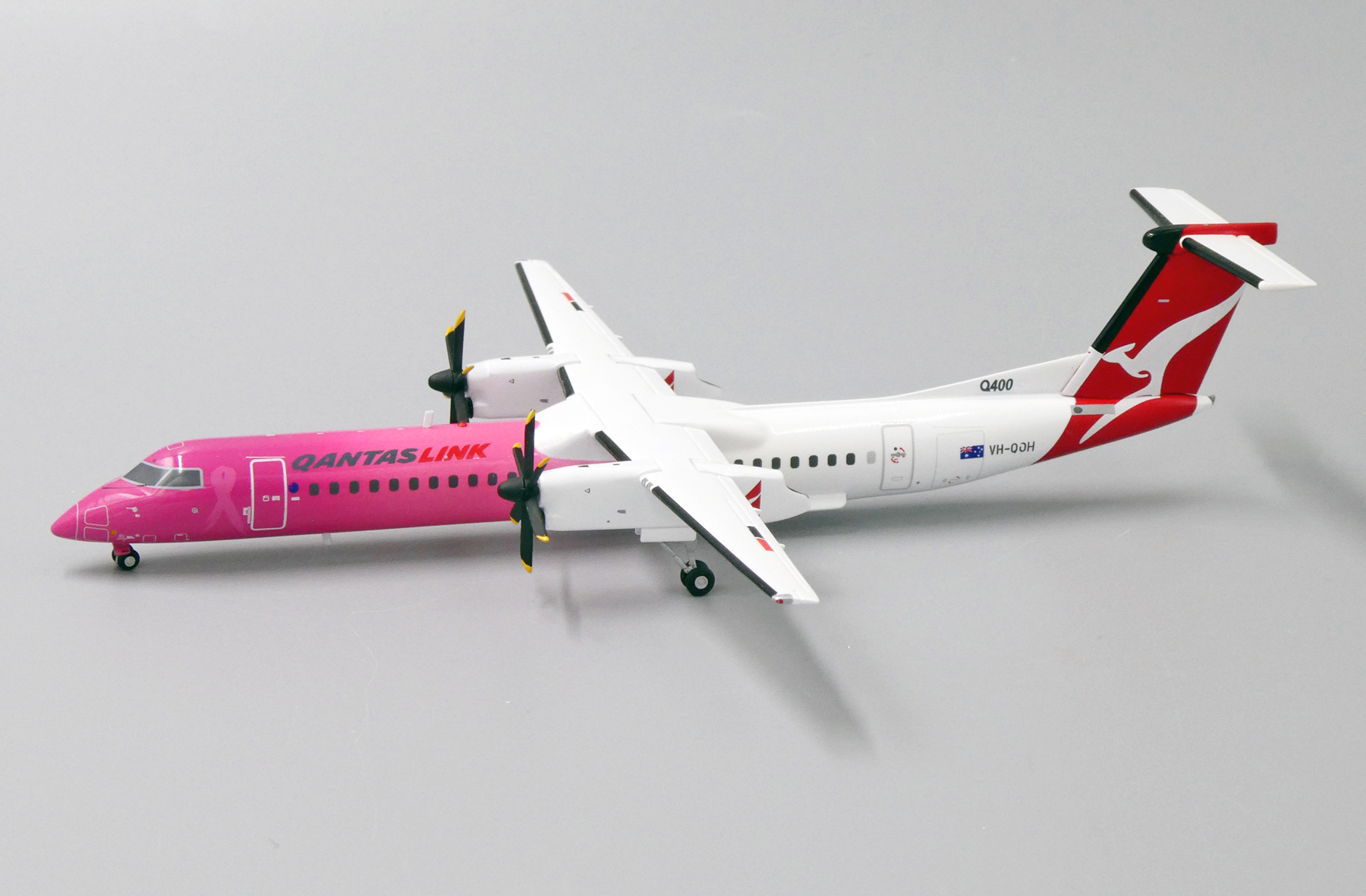 Jetstar Airways Dash8-Q300 Reg: VH-TQM JC Wings Scale 1:200