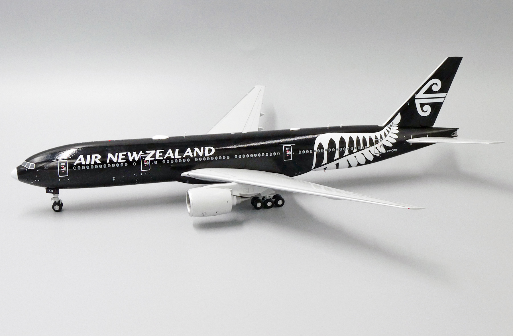 Boeing 777-200ER Commercial Aircraft 