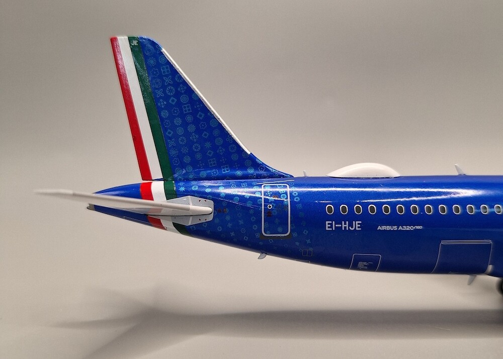 ScaleModelStore.com :: JFox 1:200 - JF-A320-054 - ITA