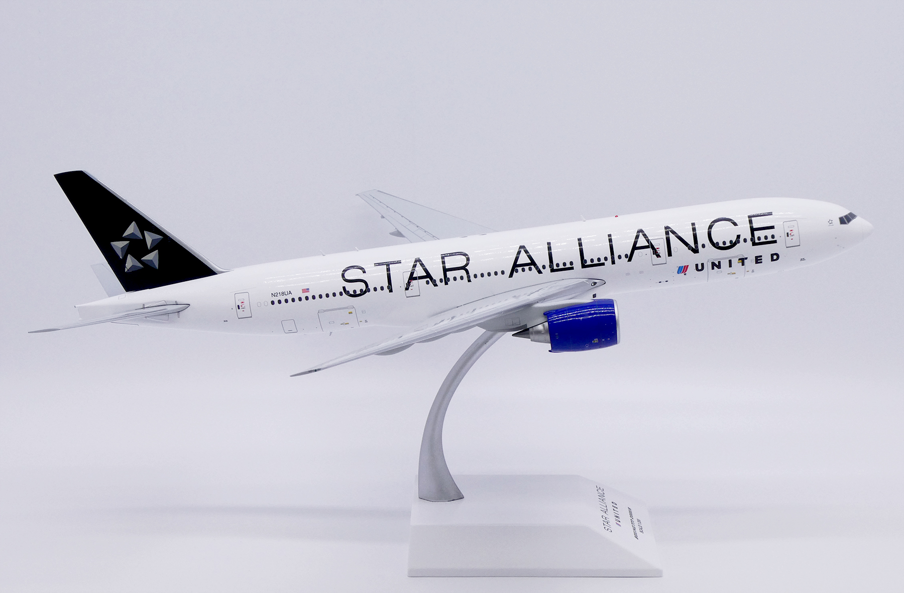 ScaleModelStore.com :: JC Wings 1:200 - XX20285 - United