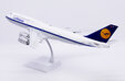 Lufthansa Boeing 747-8 (JC Wings 1:200)
