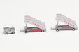 Qantas - Passenger stairs + tractor (Herpa Wings 1:200)