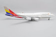 Asiana Airlines Boeing 747-400 (JC Wings 1:200)