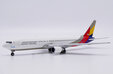 Asiana Airlines Boeing 767-300 (JC Wings 1:400)
