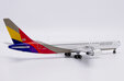 Asiana Airlines Boeing 767-300 (JC Wings 1:400)